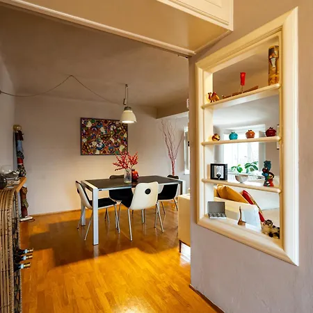 Cozy With A View On The Walls Apartment