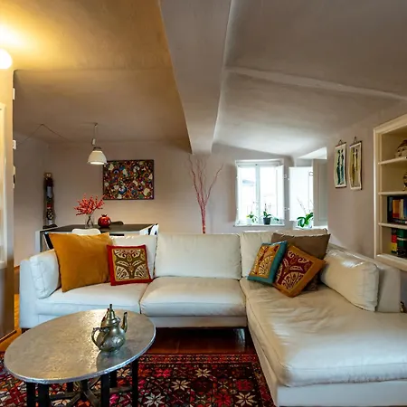 Cozy With A View On The Walls Apartment