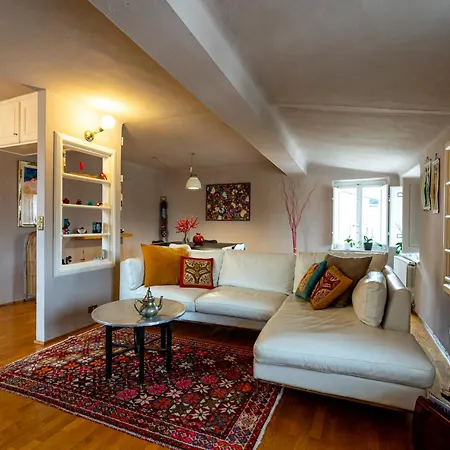Cozy With A View On The Walls *